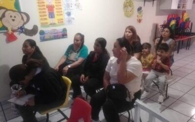 Capacitación es desarrollo del Taller «Vínculo y apego» impartido por personal del DIF